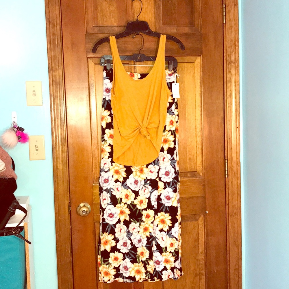 ⚡️FLASH SALE⚡️ NWT Floral Maxi Skirt
